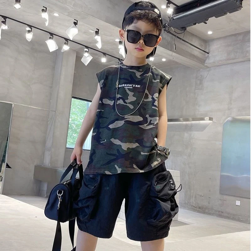 Ensemble deux pièces sans manches pour garçon T-shirt et short Idéal pour l'été Confort et liberté de mouvement Vêtements enfant