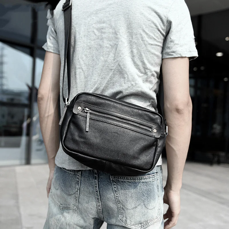 Casual leren schoudertas voor heren, ideaal voor dagelijks gebruik. Ruim, comfortabel en stijlvol, perfect om al je benodigdheden mee te nemen.
