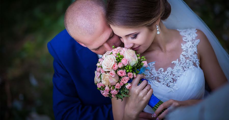 Fotógrafo de casamento Oleg Cherkaschenko (king-studio). Foto de 22 de abril 2016