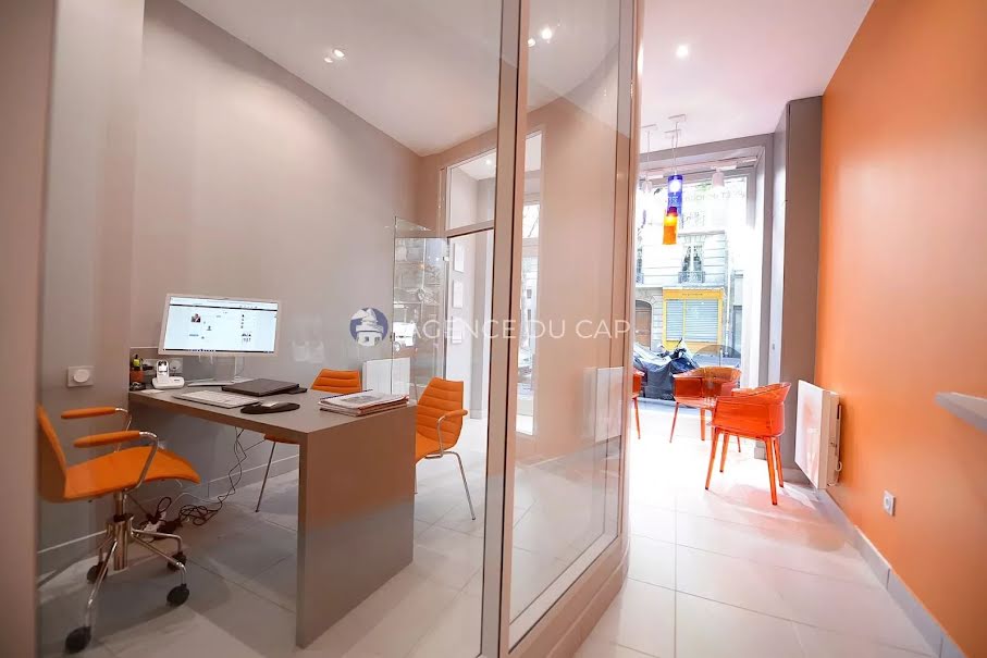 Location  locaux professionnels 2 pièces 30.23 m² à Paris 18ème (75018), 1 539 €