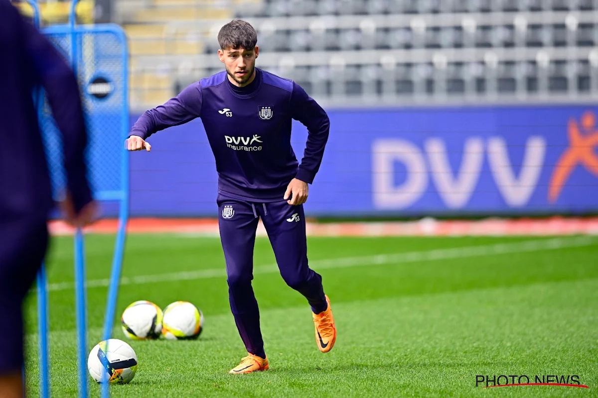 Huurling van Anderlecht mikt op nieuwe deal: "Nummer 72 in de rij bij paarswit"