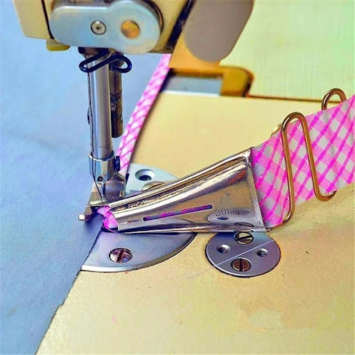Title 5, Sewing Machine Accessories Flat Car Right Angle...
