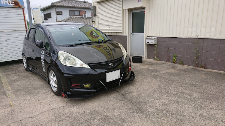 フィットの愛車のある風景・本日もよろしくお願いします・GEフィット・ハイブリッドRSに関するカスタム事例の投稿画像7枚目