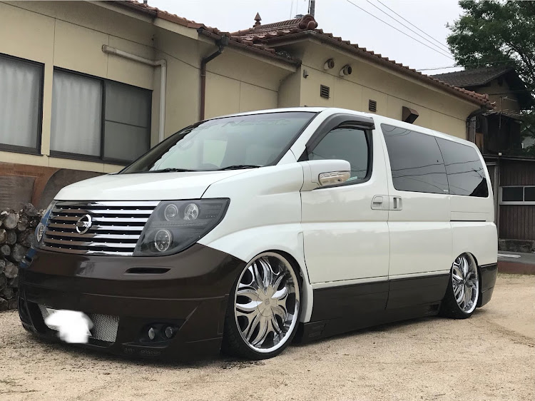 エルグランドのエルグランドe51・エルグランド・E51に関するカスタム事例の投稿画像1枚目