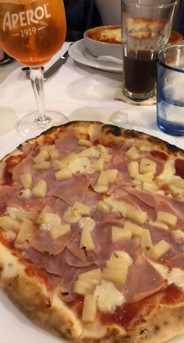 Gluten-Free Pizza at Via Campana Italienisches Restaurant