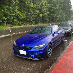 M4 クーペ F82