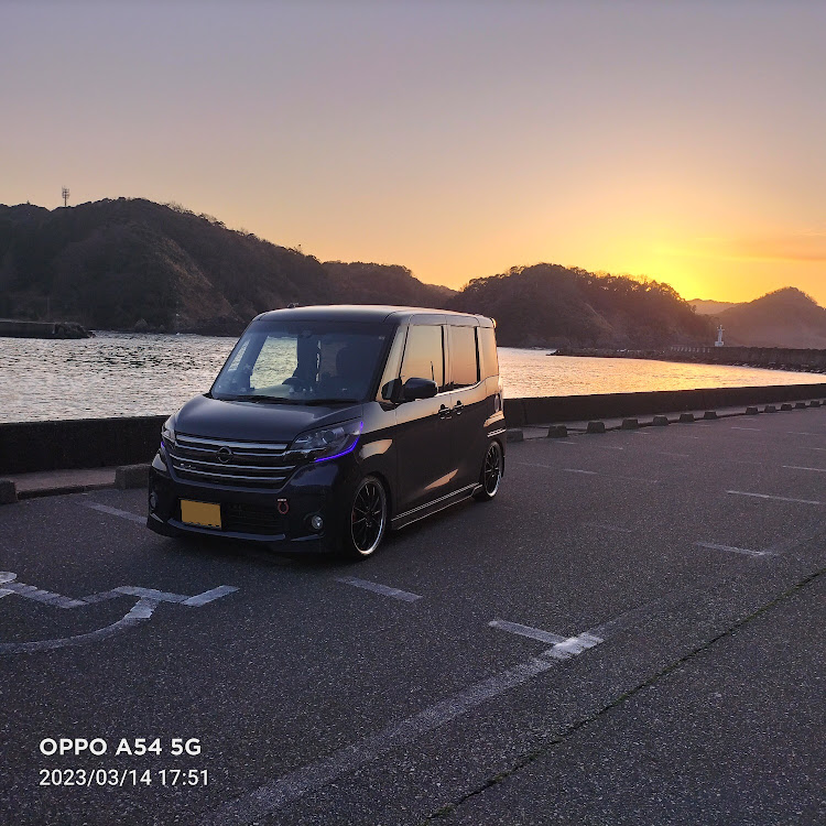 デイズルークスのめざせPickupcars・春が来た！🌸👍・テールにヒビに関するカスタム事例の投稿画像1枚目