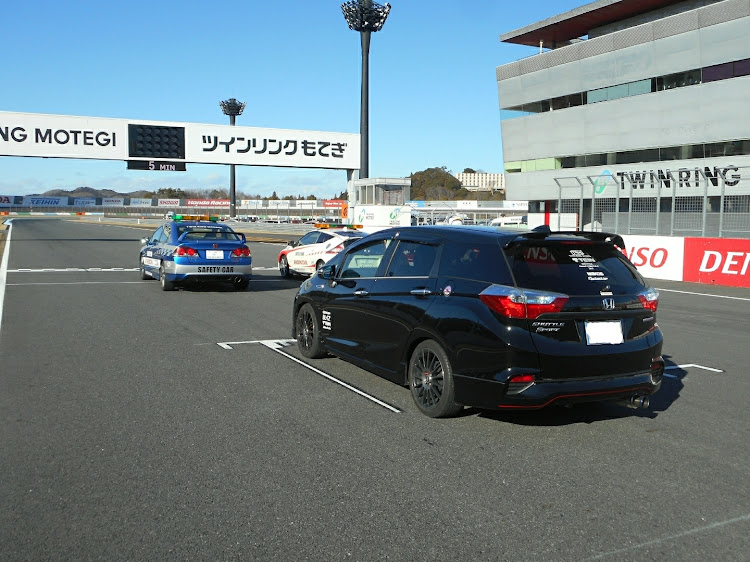 シャトルのツインリンクもてぎサーキットクルーズに関するカスタム事例の投稿画像3枚目