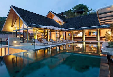 Villa with pool 3