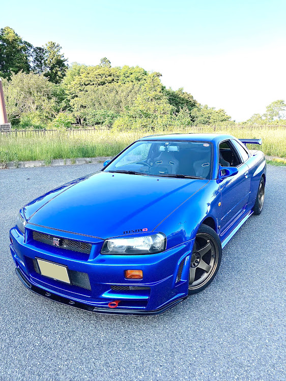 スカイライン GT-Rの愛車の一番好きな角度・スカイラインGT-R BNR34・紅葉ドライブ・11月もよろしくお願いします・冬は乗れない相方に関するカスタム事例の投稿画像1枚目