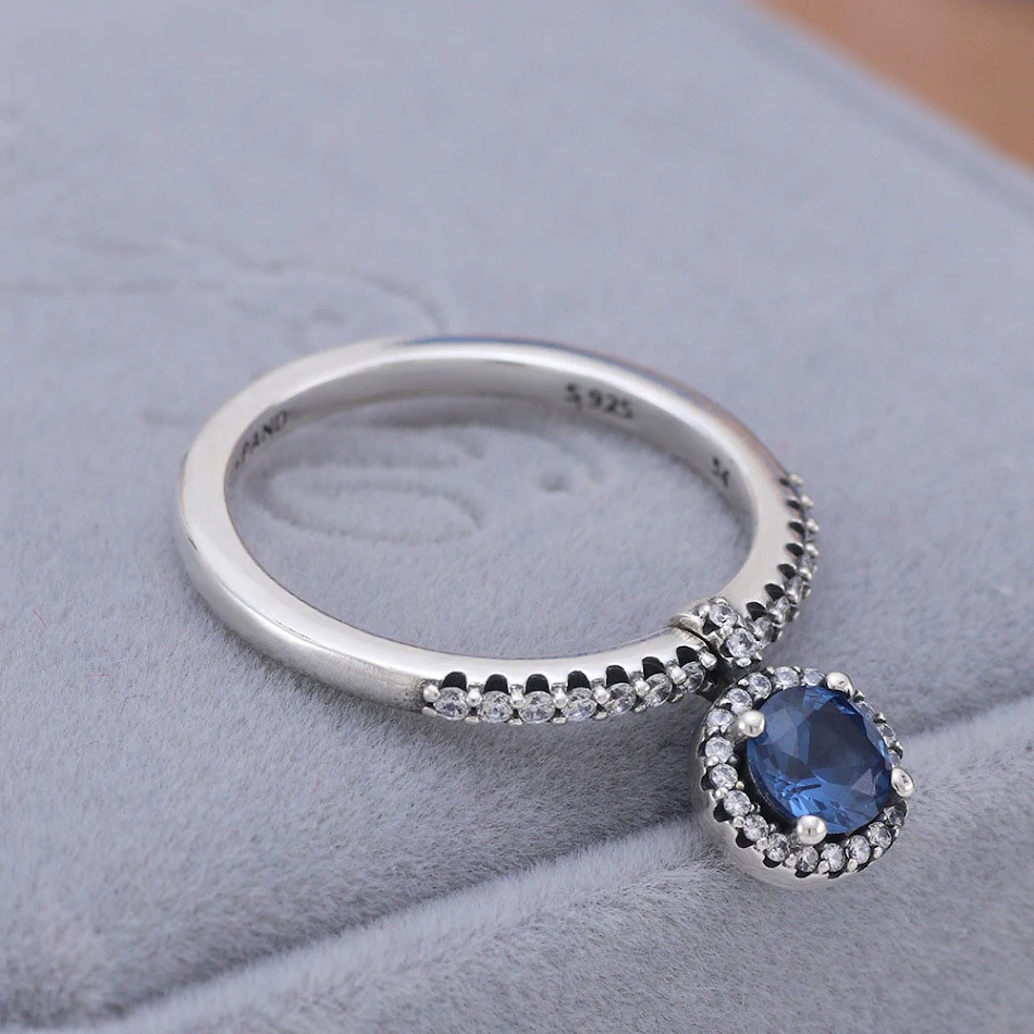 Bague pendentif rond, un bijou polyvalent pour un style quotidien. Parfait pour ajouter une touche d'élégance à toutes vos tenues avec son design intemporel.