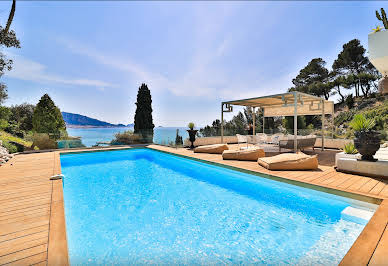 Seaside villa with pool 15