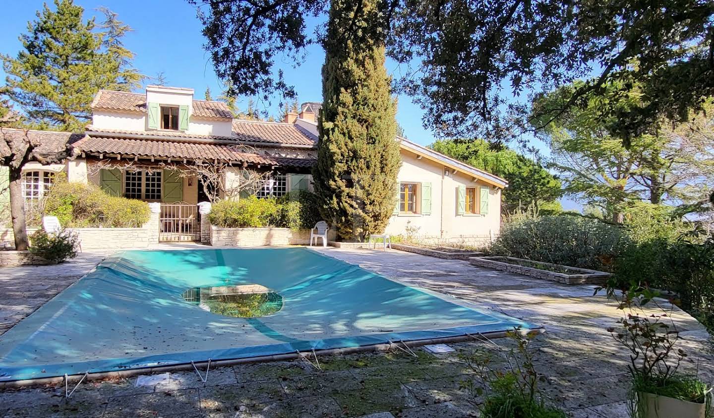 House with pool and terrace Saint-Saturnin-lès-Apt
