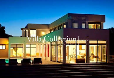 Villa with pool and terrace 5