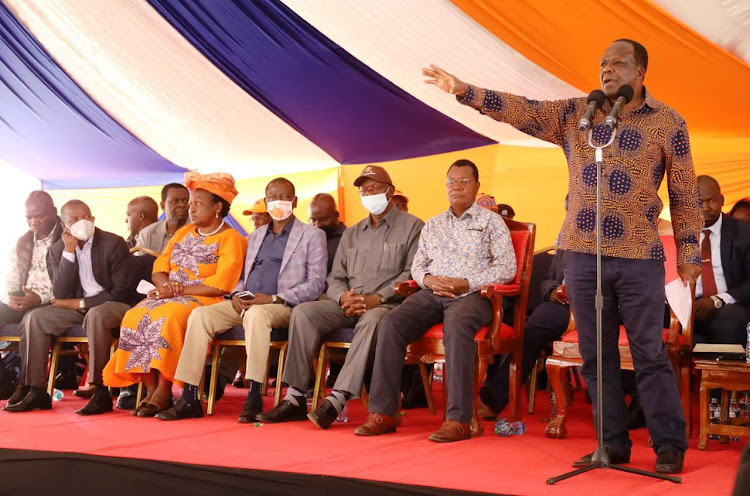 ODM deputy leader Wycliffe Oparanya with aspirants from Western seeking elective seats on Azimio ticket on Monday