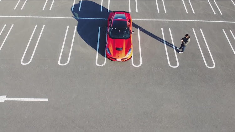 コルベット クーペのドローン撮影・イオンモール高崎・上空撮影・開店前駐車場・駐車場独り占めに関するカスタム事例の投稿画像4枚目
