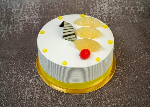 Pineapple Birthday Cake