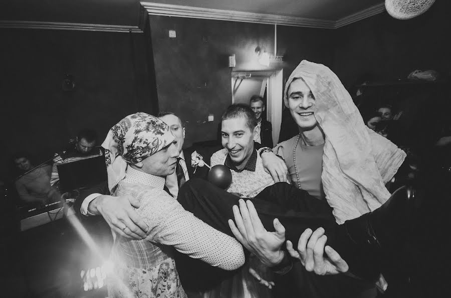 Hochzeitsfotograf Maksim Volkov (maksvolkov). Foto vom 2. April 2016