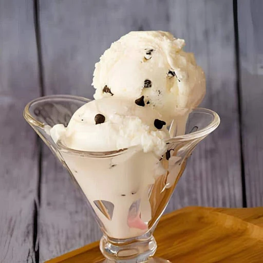 Oreo Choco Chip Icecream (2 Scoops) (500Ml)