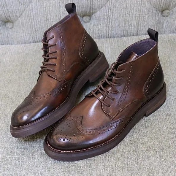 Bottines plateforme en cuir décontractées et tendance, idéales pour un look quotidien stylé, confort maximal et une démarche assurée.