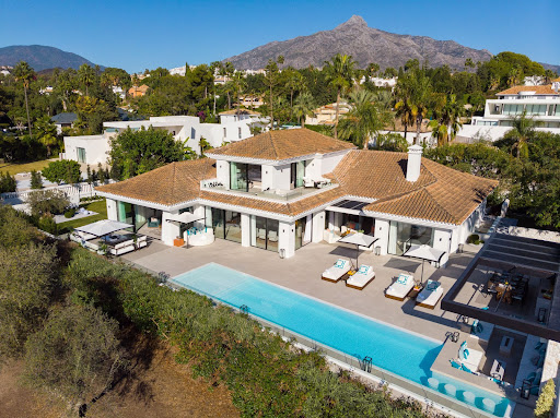 Villa avec piscine 1