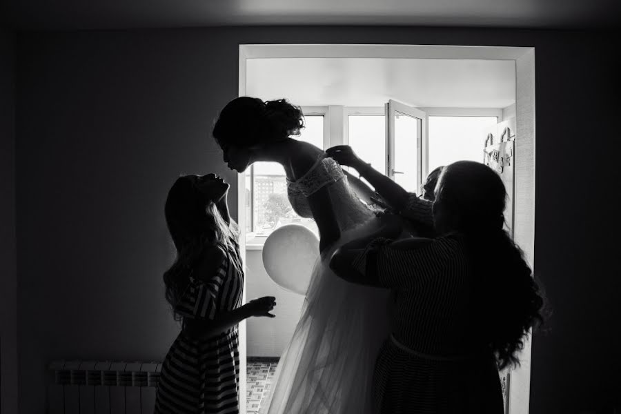 Fotógrafo de casamento Artem Kotelnikov (kotelnikov). Foto de 4 de outubro 2017