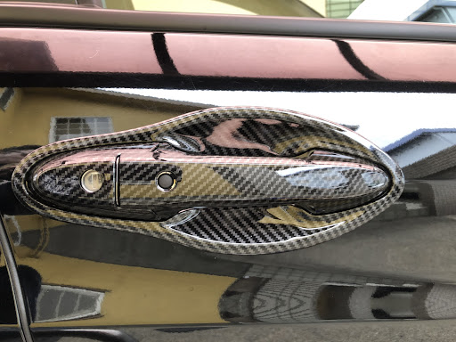 ホンダ ヴェゼルを華麗にカスタム By コールマンの髭 19 07 11 ドアノブをカーボン調にしてみました 自分的には 満足です Cartune