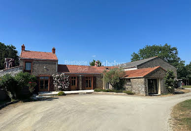 House with pool and terrace 4