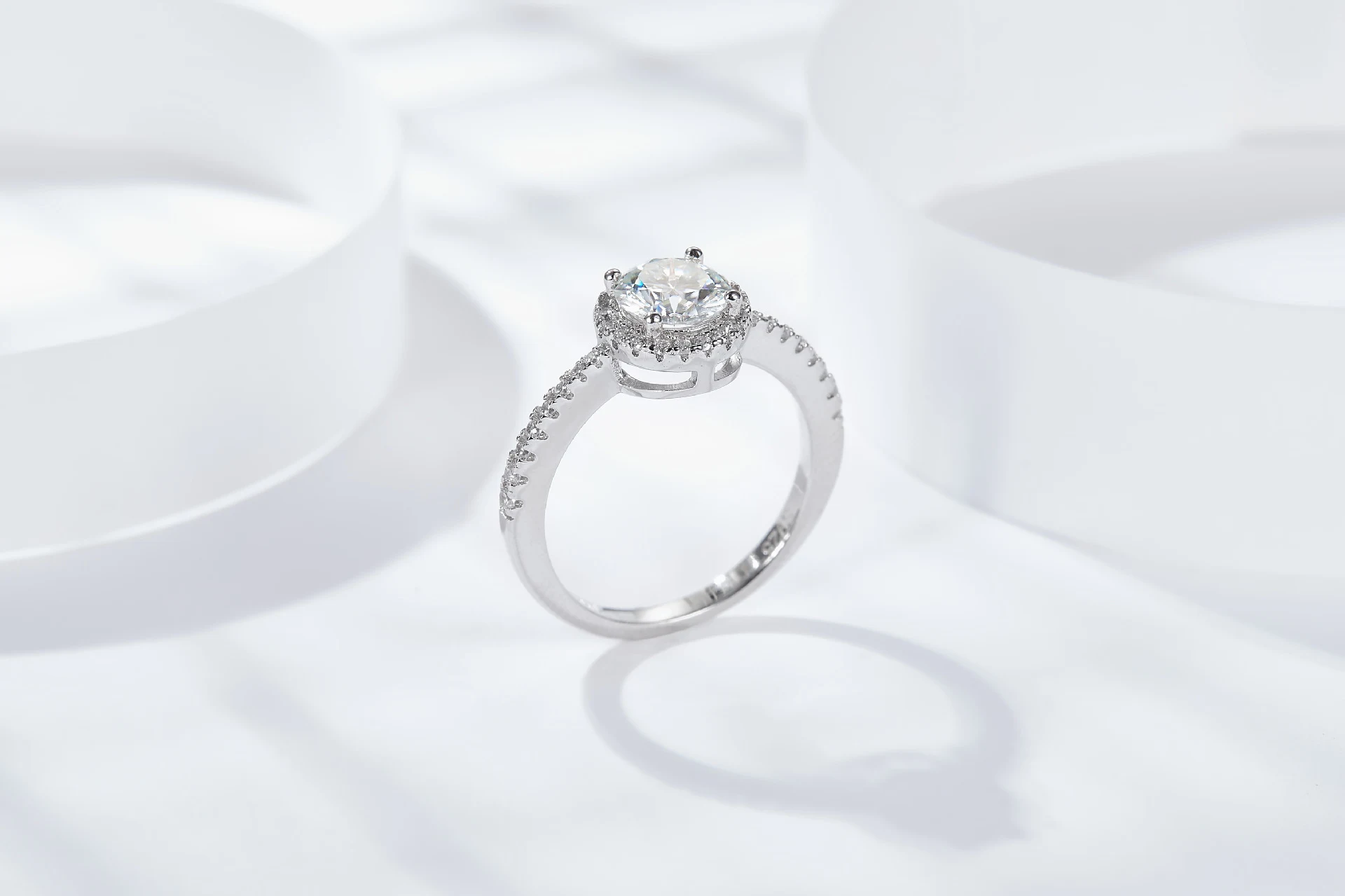 Title 2, Bague ronde à diamants Mosanite, argent S925 pl...