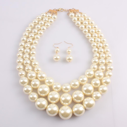 Title 5, Exaggerated Fashion Pearl Short Multi-layer Cla...