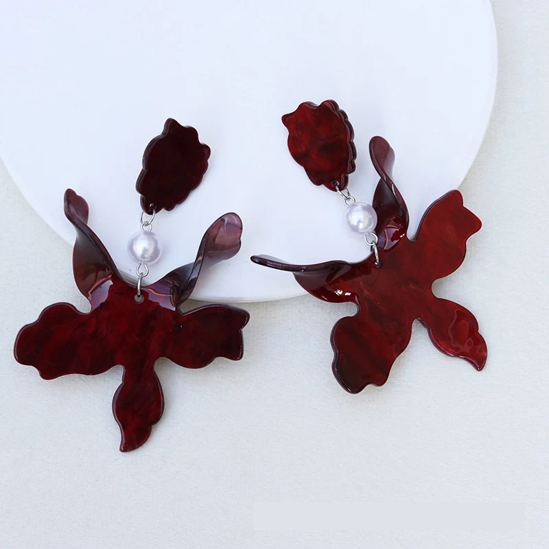 Bohemian style irregular shaped petals stitching acrylic earrings, a unique design for an elegant and modern look, perfe