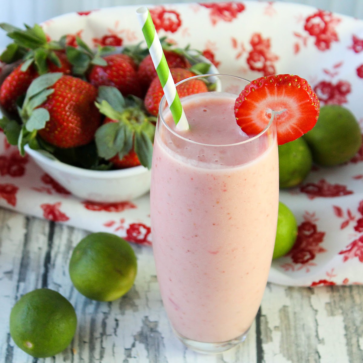 Strawberry Banana Smoothie - 5 Minutes - Pinch Me Good