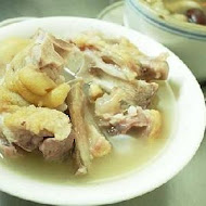 基隆紀家豬腳原汁專家