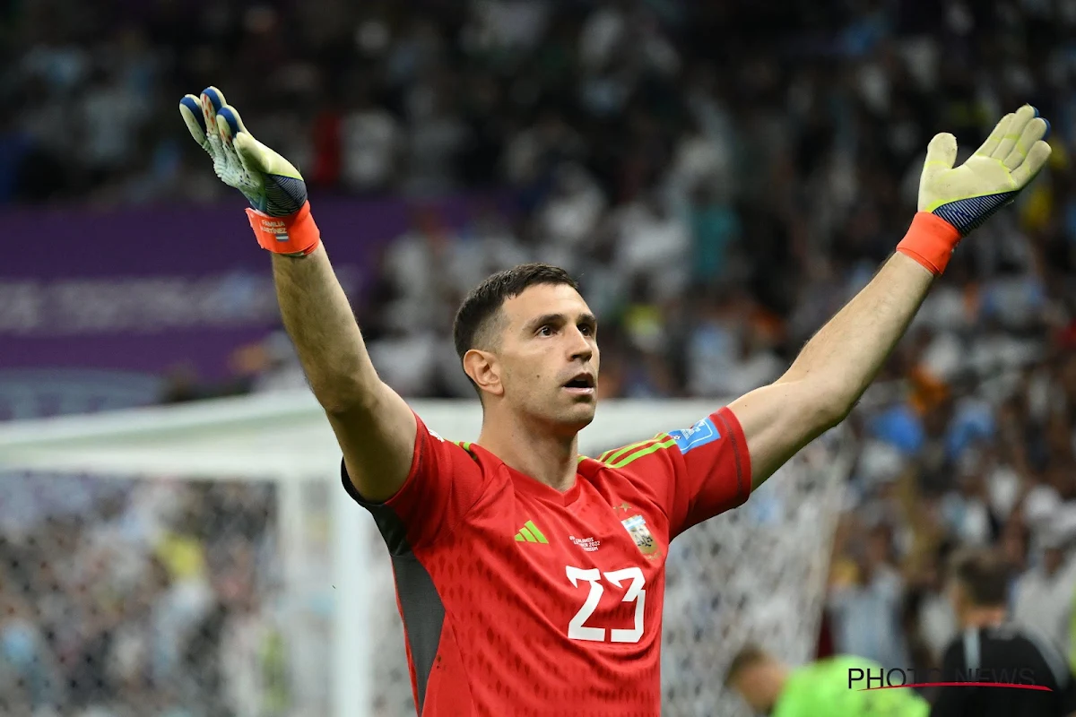 📷 WK-held Emiliano Martinez zet tattoo op een bijzondere plek