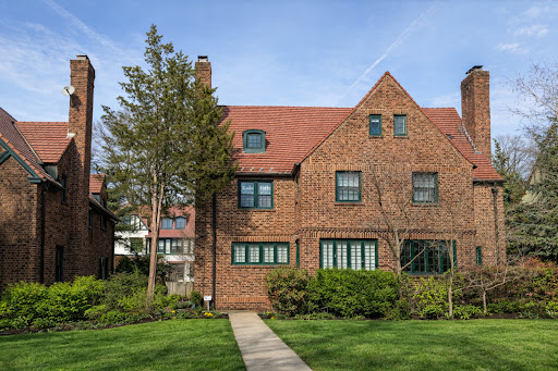 House with garden 1