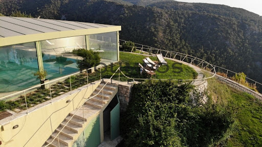 Villa avec piscine et jardin 2