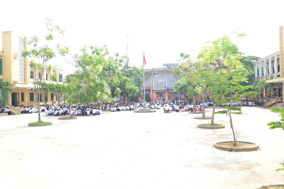 Về thăm trường cũ nhân dịp Lễ bế giảng năm học 2010 - 2011 DSC_0017