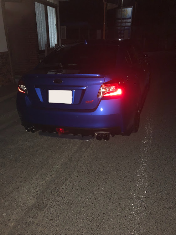 WRX STIのおしりバトン(笑)に関するカスタム事例の投稿画像1枚目