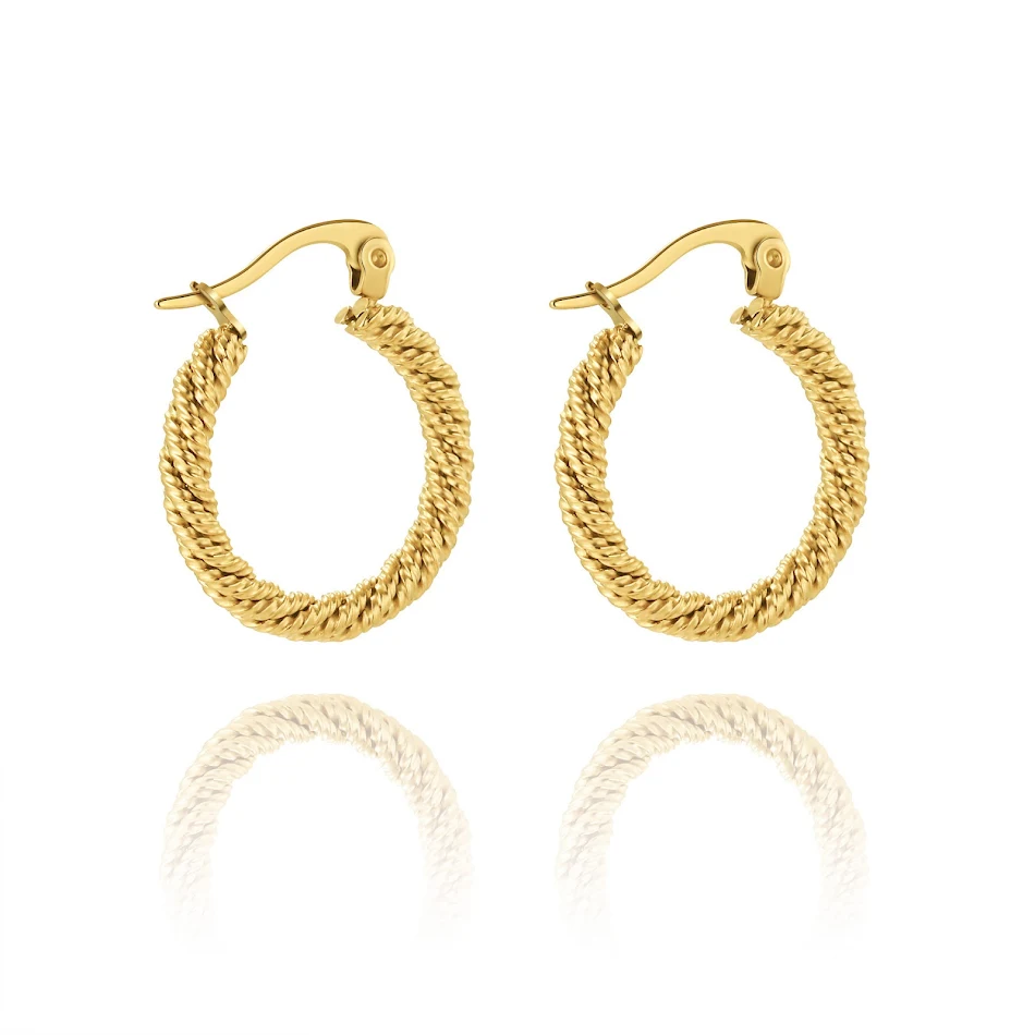 Hoogwaardige, goud vergulde holle halve maan oorbellen van titaniumstaal. Een stijlvolle toevoeging voor een elegante uitstraling.