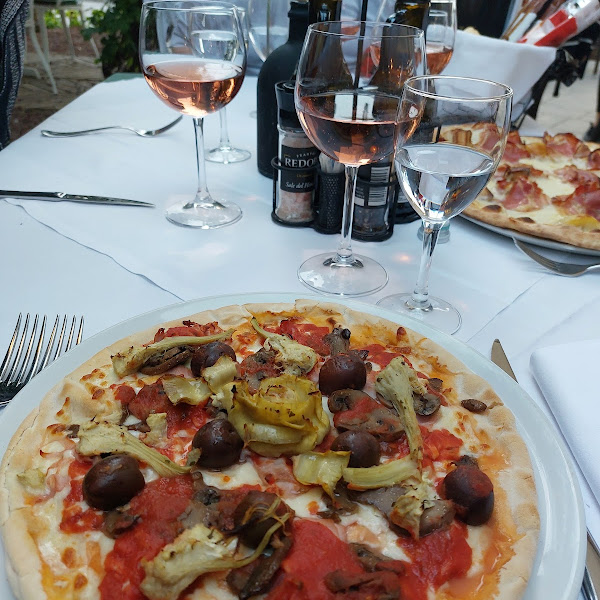 Gluten-Free Pizza at Ristorante Lunico