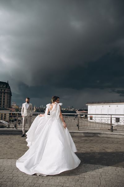 Wedding photographer Elena Velichko (velychko1). Photo of 4 June 2020