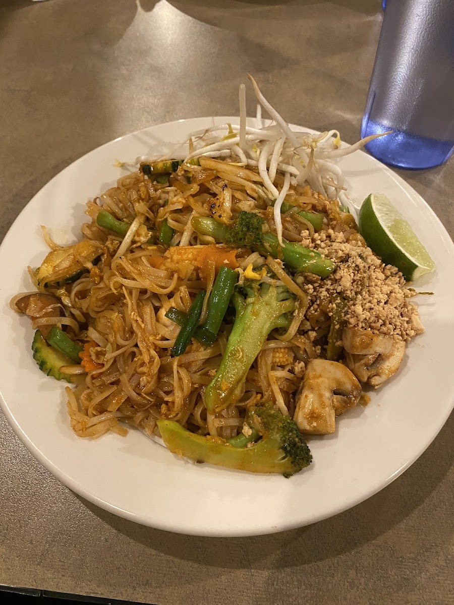 Pad Thai with Vegetable Medley