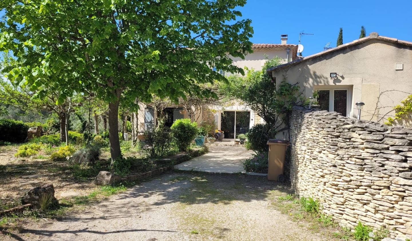 House with pool and terrace Velleron