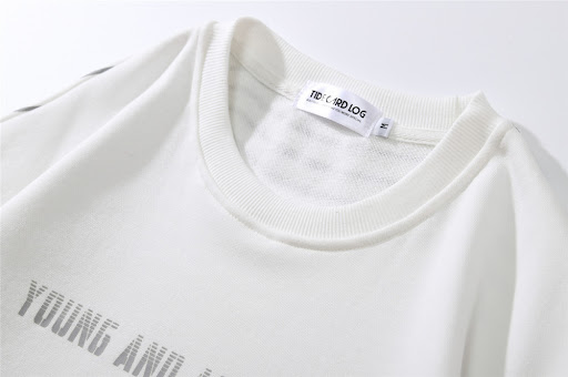 Title 16, Abstract Print Hooded Sweatshirt with a loose r...