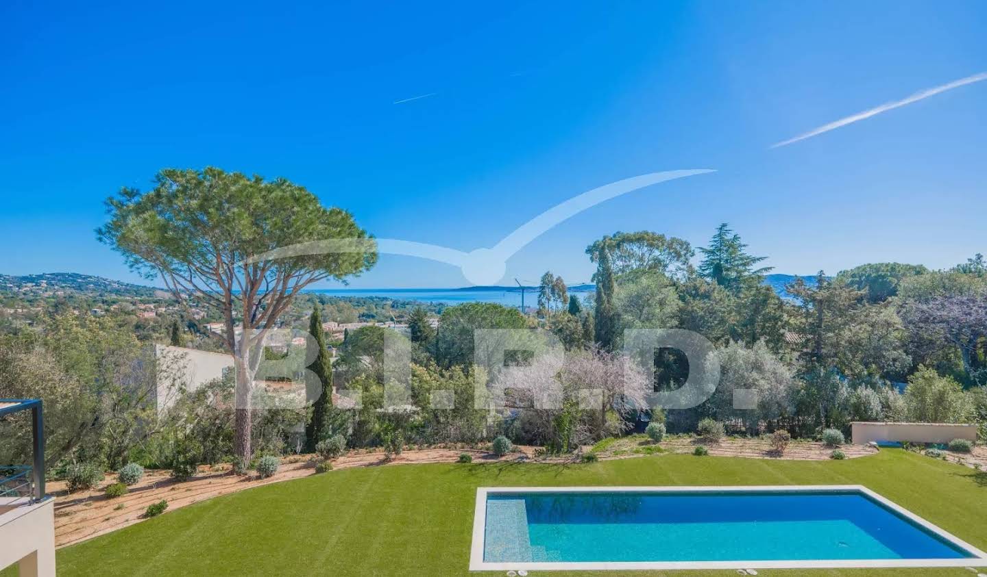 Villa with pool Grimaud