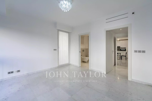 Appartement avec terrasse et piscine 3