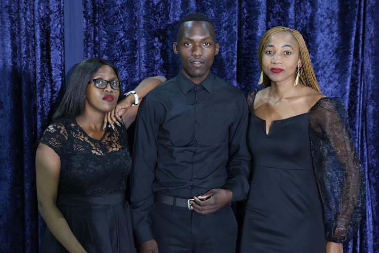 Mthatha-based Last Hour Harvest Ministries worship group members Zintle Mhawu, 29, Njabulo Cwele, 25, and Vuyolwethu Mathumbu, 29, have released a gospel single which has become one of the top selling songs on Google Play.