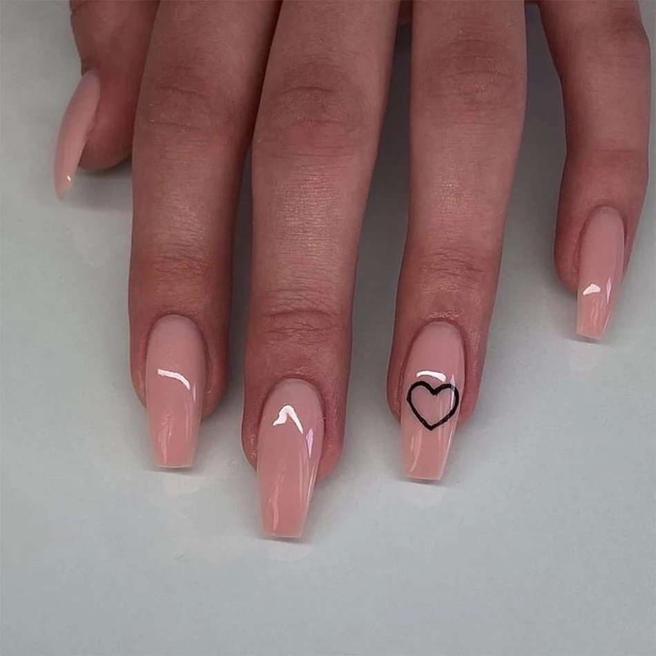 Nude korte balletnagels, liefdevol draagbaar, afgewerkte nagelpatch, waterdicht en afneembaar voor een prachtige manicure direct.