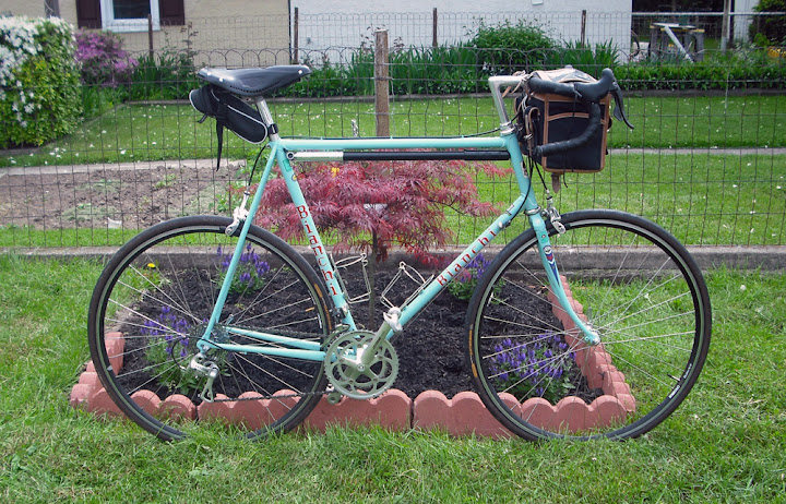 straight top tube bike