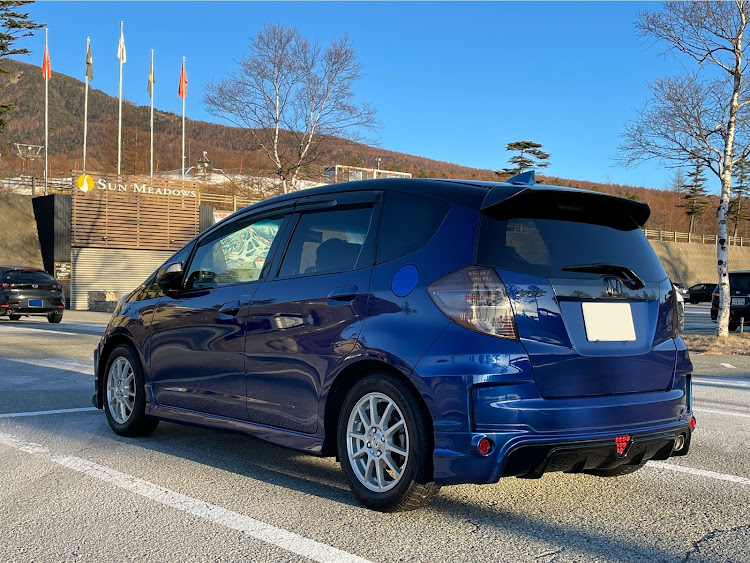 フィットのフィットRS・スキー初滑り・スキー場の駐車場・カメ活に関するカスタム事例の投稿画像3枚目